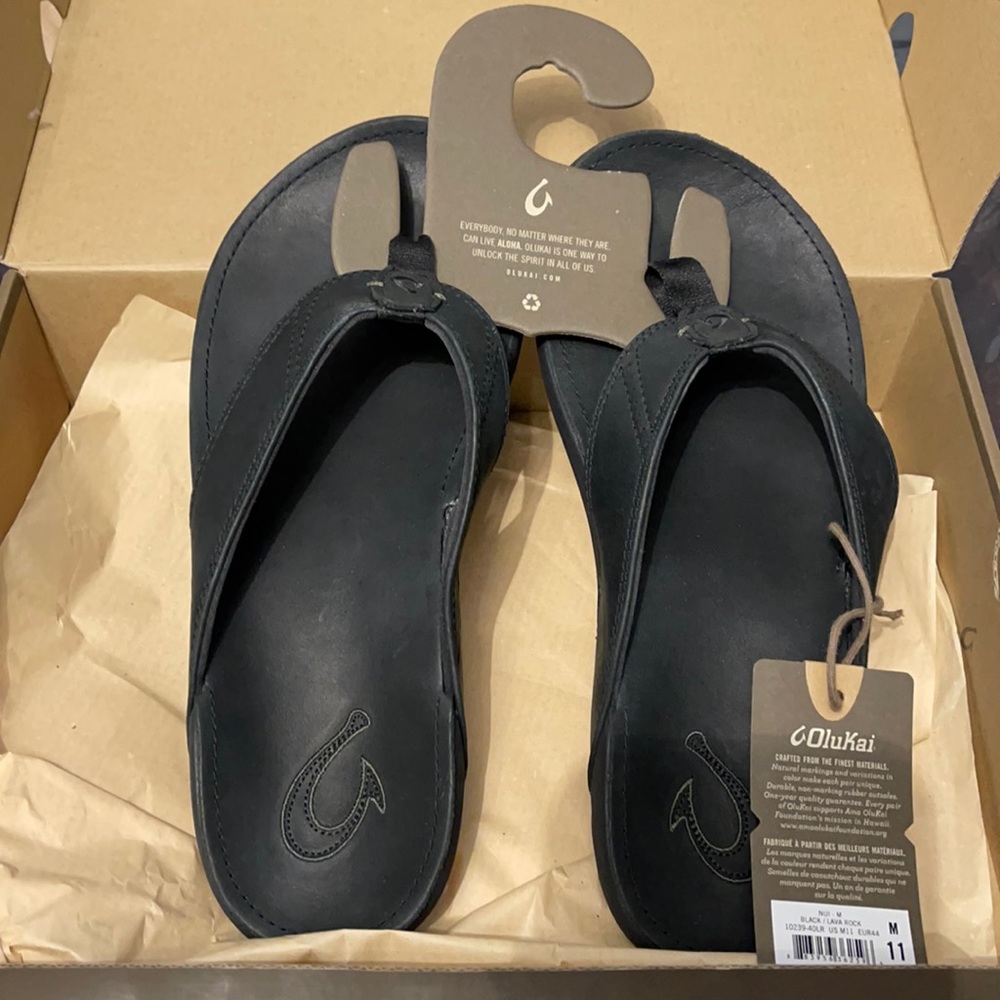 COPY - Olukai Nui Lava rock black sandals size 11